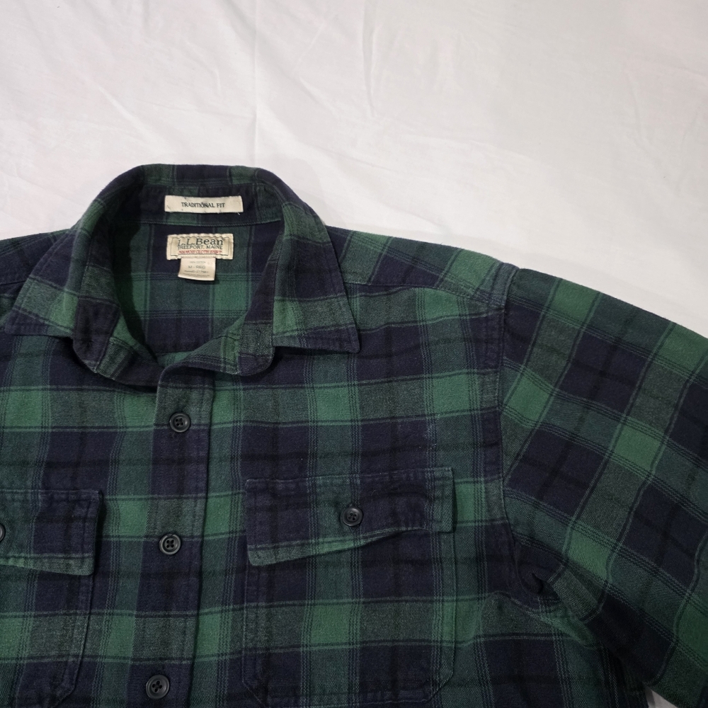 L.L. Bean Traditional Fit Chamois Cloth Green and Black Plaid Flannel Shirt. M